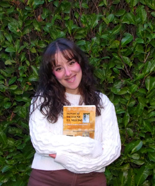 Raquel García Fernández presenta Donde se detiene el miedo, una novela juvenil y romántica que explora la vulnerabilidad humana