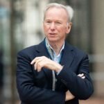 Eric Schmidt: “Europa no tiene una estrategia de IA. Si no invierte mucho, acabará usando modelos chinos”