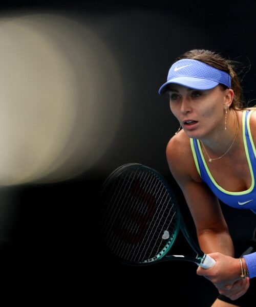 Paula Badosa debuta con triunfo en Australia y se acostumbra a reconstruirse una y otra vez: “Trabajo más duro que nunca”