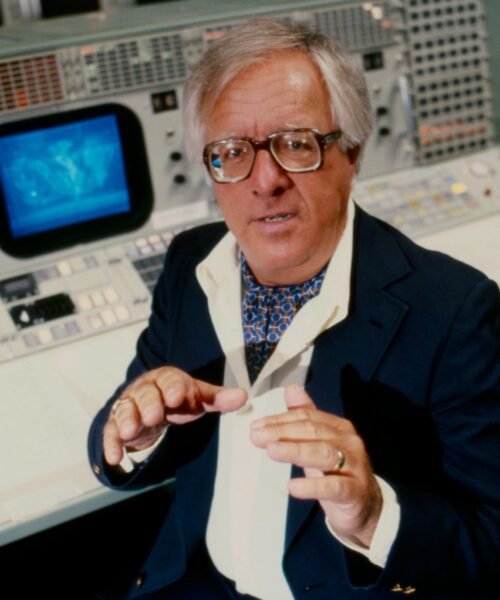 Pasen y vean el esplendor de la gran feria oscura: toda la maravilla de Ray Bradbury en 113 cuentos