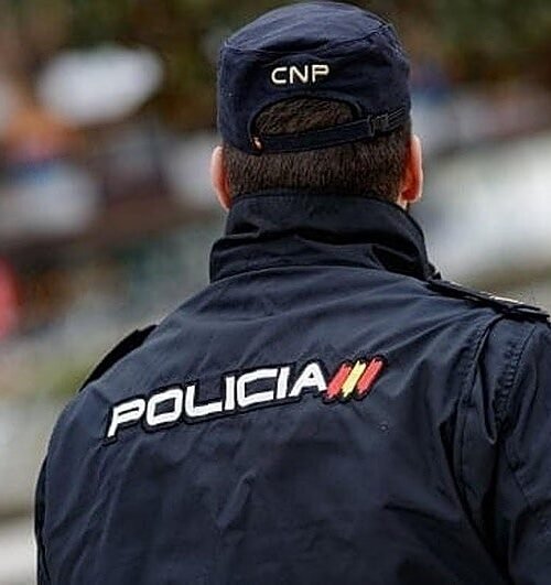 Cae una banda criminal dedicada a crear expedientes fraudulentos para inmigrantes irregulares entre Barcelona y Tarragona