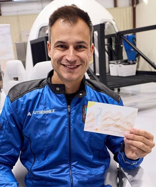 Un billete ‘millonario’ por tres minutos de ingravidez: el español Alberto Gutiérrez se asoma al espacio