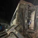 Un accidente de tren en Córdoba causa 39 muertos y 152 de heridos: “La gente pedía socorro e intentamos sacarlos, pero era muy difícil”