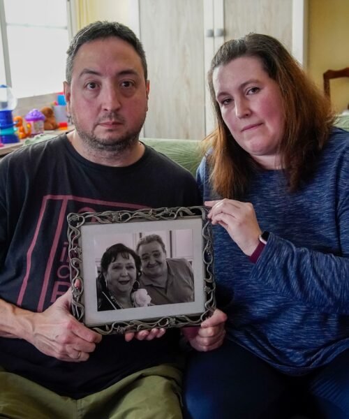 Más de 32.000 personas mueren esperando la dependencia: “Cuando me llamaron, les dije: Saco a mi suegra del féretro y la llevo”