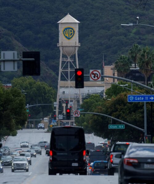 El Santander y el BBVA duplican los préstamos a Netflix y elevan su financiación a 3.800 millones de dólares para la batalla por Warner