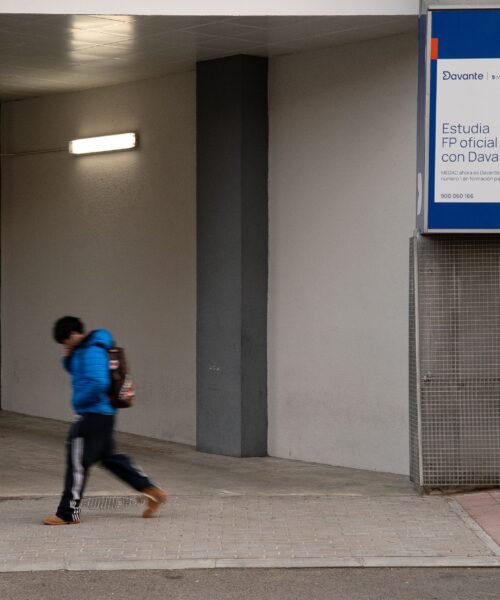 La FP privada crece el doble de rápido que la pública: miles de jóvenes pagan hasta 9.000 euros por una titulación