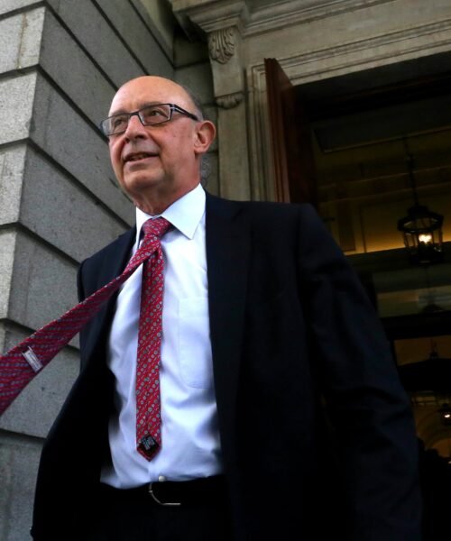 Anticorrupción pide nueva documentación de Equipo Económico y del exministro Montoro