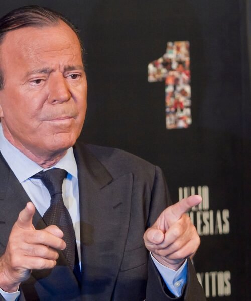 ¿Quién investigará las acusaciones contra Julio Iglesias?