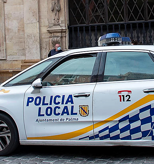 Cazan a un conductor novel haciendo derrapes con cinco menores dentro del coche y sin cinturón