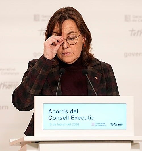 El Parlament reprueba a Paneque y Puente y pide a Sánchez e Illa que los cesen