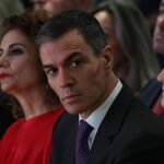 Sánchez, entre la «cremá» y la «mascletá»