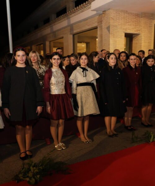 Andrea Adelantado Montoya y su Corte reciben el reconocimiento de la ciudad de Torrent