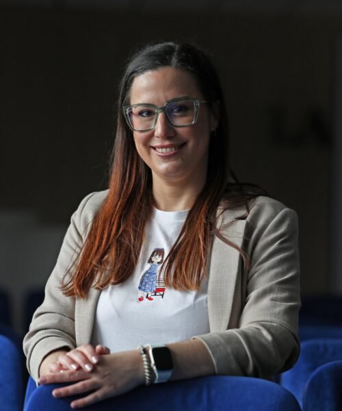 Beatriz Martínez, psiquiatra: “En unos años, dejar a los niños con las pantallas se verá como cuando se mojaba el chupete en anís”