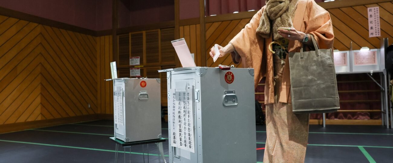 La primera ministra Takaichi gana de forma contundente las elecciones de Japón