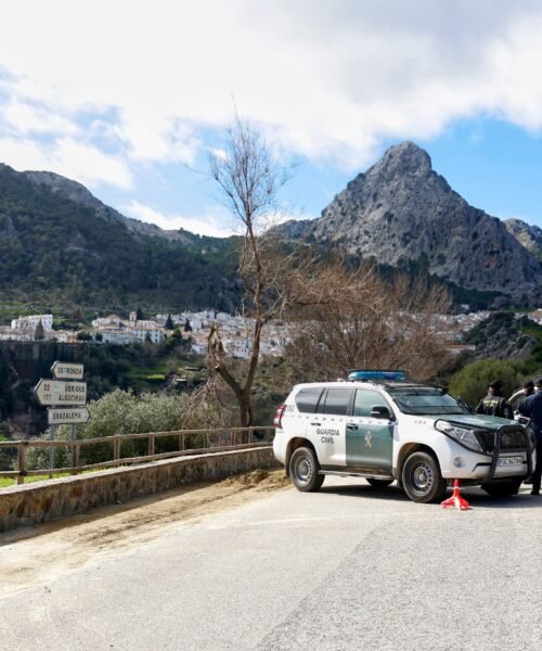Los 1.600 vecinos de Grazalema regresan a sus casas 11 días después de la colmatación de su acuífero