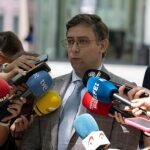 El padre de Noelia recurre al Constitucional para frenar la eutanasia de la joven y pide someterla a tratamiento psiquiátrico