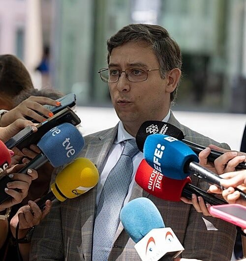 El padre de Noelia recurre al Constitucional para frenar la eutanasia de la joven y pide someterla a tratamiento psiquiátrico