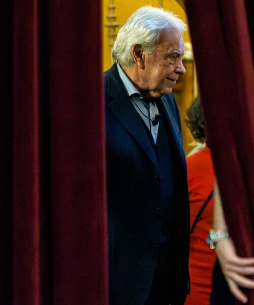 El PP alaba a Felipe González, pero su código disciplinario prevé la expulsión para quien critica así al partido