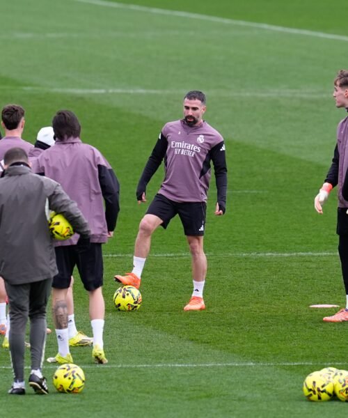 La incertidumbre de Carvajal y el sofá gris de Arbeloa: pocos minutos de cara al Mundial y el fin de su contrato a la vista