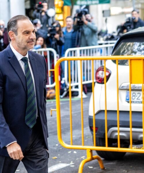 Ábalos, Koldo García y Aldama comparecen por primera vez en el Supremo ante el tribunal que los juzgará