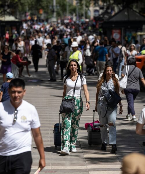 El veto a los pisos turísticos en Madrid y Barcelona no convence a inquilinos y caseros