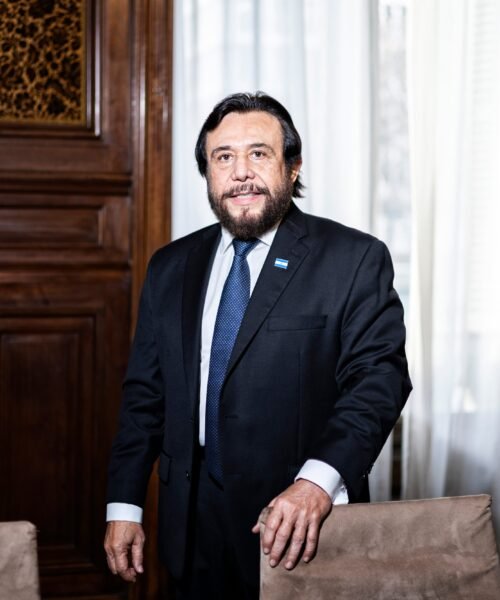 Félix Ulloa, vicepresidente de El Salvador: “La gente quiere el estado de excepción de Bukele, se siente protegida”