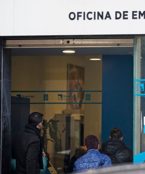 España logra su mejor tasa de paro en 17 años. ¿Quién sigue desempleado?
