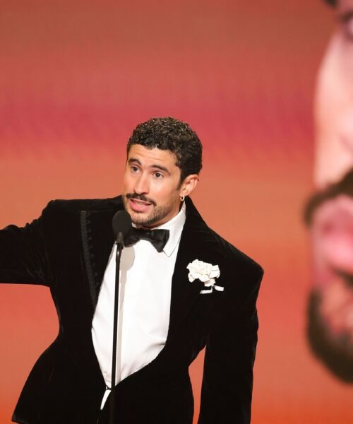 Bad Bunny, rey de unos Grammy 2026 de intenso alegato contra Trump y sus políticas migratorias