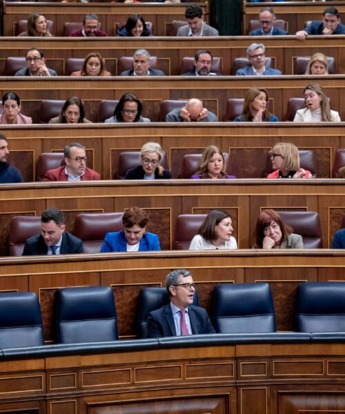 El PSOE hace un gesto a Junts y aprueba la norma que endurece el castigo a la reincidencia de delitos leves