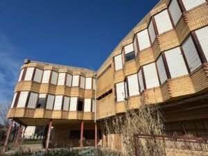 APA Alto Aragón pide AYUDA para tener un LUGAR CUBIERTO donde los escolares puedan realizar actividades
