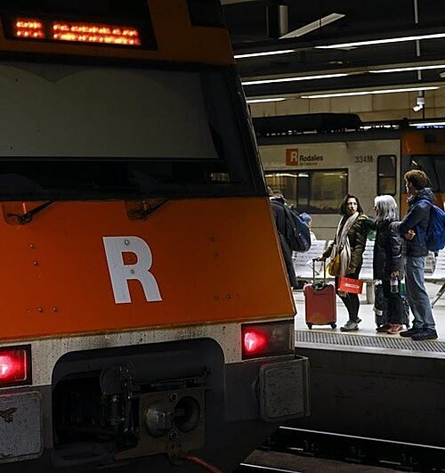 El centro de control de Adif vuelve a fallar y encadena dos cortes en Rodalies en el arranque de la jornada