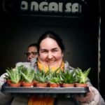 CONGALSA e a asociación Ambar conmemoran novamente o Día Internacional da Muller coa entrega de plantas ao persoal da empresa