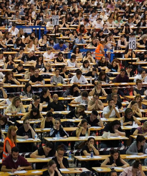 El Gobierno prepara una oferta pública de empleo para el Estado similar a la de 2025, cuando se aprobaron casi 27.000 puestos