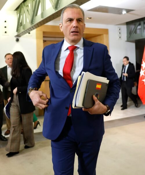 Ortega Smith abre la caja de los truenos en Vox y acusa a Abascal de cesarlo por denunciar irregularidades económicas