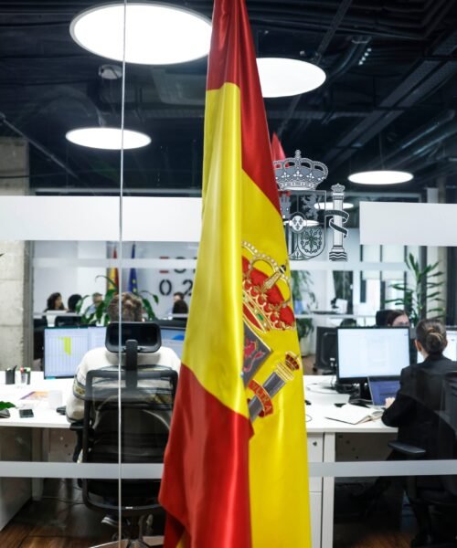 Los “temporeros” de La Moncloa: así funciona el mundo de los asesores de Sánchez