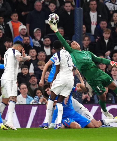 Musso y el mejor Julián Alvarez dan el pase al Atlético, que se enfrentará al Barça en cuartos