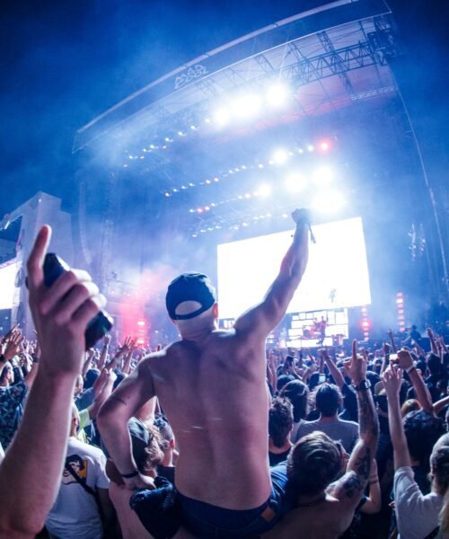 El ‘sold out’ como relato de ficción: cómo la industria musical aprendió a vender éxito aunque no lo hubiera