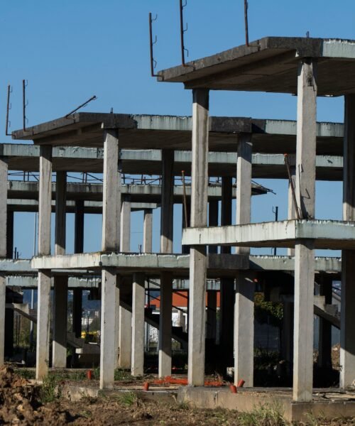 BBVA advierte que la guerra complicará aún más la construcción de vivienda
