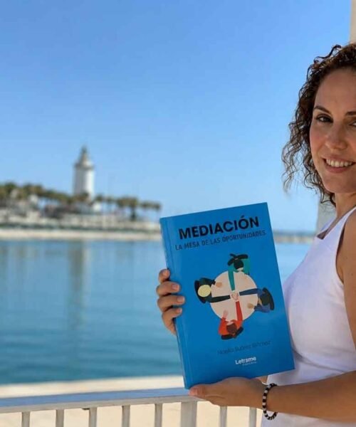 Noelia Suárez Gómez transforma la mediación en una herramienta de vida con “Mediación: La mesa de las oportunidades”