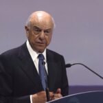 “Dile a tu gente que se ponga a trabajar”: la frase que cerca a Francisco González por los encargos a Villarejo