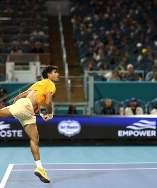 Alcaraz impone su jerarquía ante el emergente Fonseca