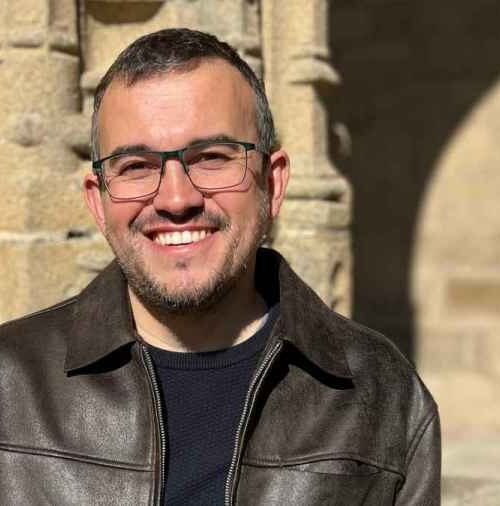 Carlos Callón reivindica o teatro como “chave decisiva” para a revitalización do galego no Manifesto do Día Mundial do Teatro 2026