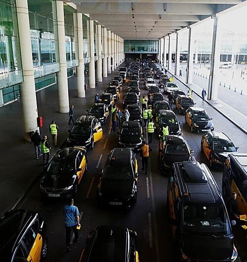 Élite Taxi propone que los VTC catalanes puedan canjear su licencia por una de taxi