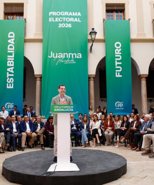 Cuando la cabeza de Juanma Moreno estuvo sobre la mesa de Génova: «Yo no puedo hacerle eso a mi amigo»
