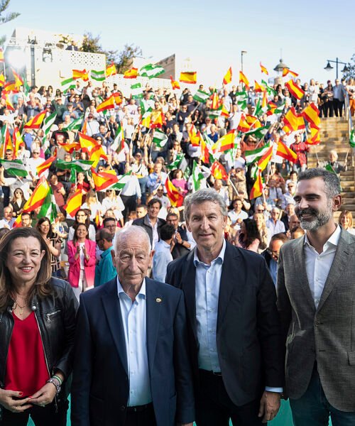 Moreno y Feijóo separan sus campañas en Andalucía para «peinar todo el territorio» y «gobernar en solitario»