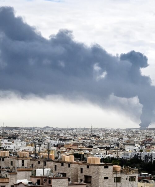 Irán golpea las infraestructuras críticas de los países del Golfo en respuesta al ultimátum de Trump