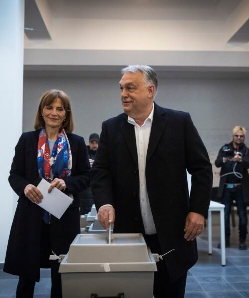 El líder opositor Péter Magyar arrasa en las elecciones de Hungría y pone fin a los 16 años de la era Orbán, que admite su derrota