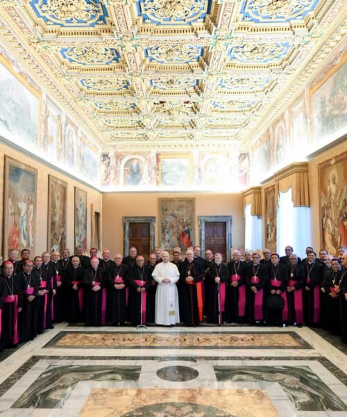 El secretario general de la Conferencia Episcopal de Perú se aparta del cargo tras ser denunciado por abusos sexuales