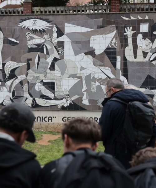 La polémica por la petición de traslado del ‘Guernica’ al País Vasco desata una bronca política nacional