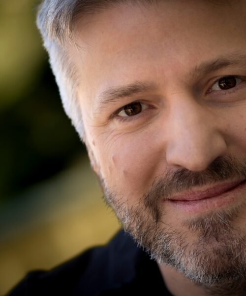 Aimar Bretos: “Hago ayuno informativo los sábados, pero el domingo me como lo del sábado y lo del domingo”